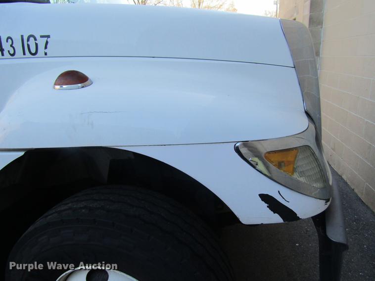 image for item EU9524 2006 International 7400 refuse truck