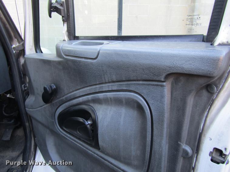 image for item EU9524 2006 International 7400 refuse truck