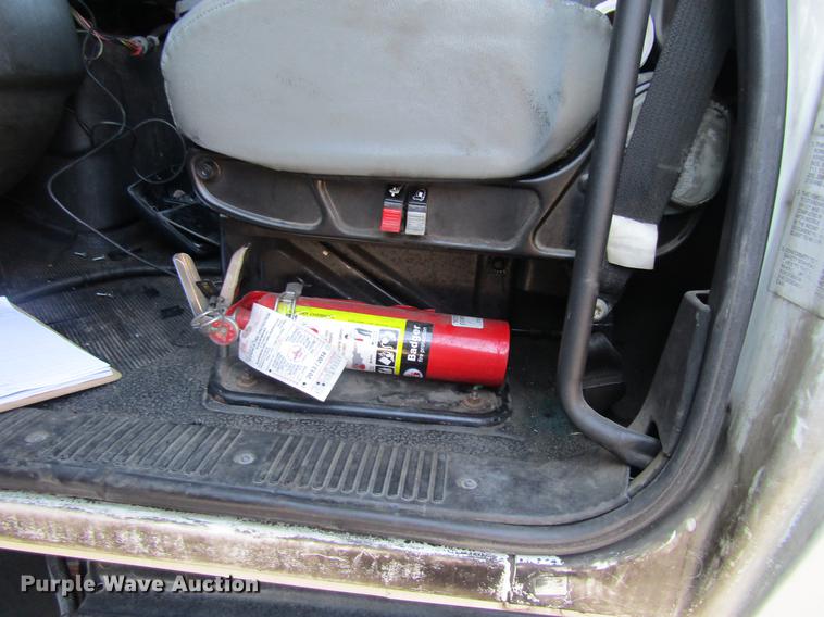 image for item EU9524 2006 International 7400 refuse truck