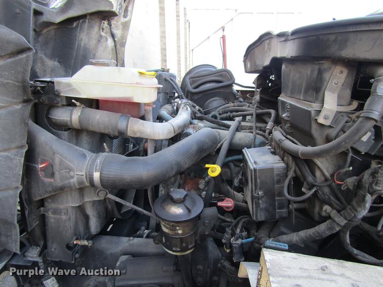 image for item EU9524 2006 International 7400 refuse truck