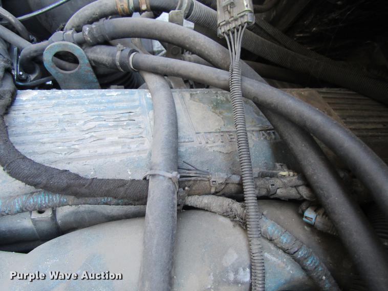 image for item EU9524 2006 International 7400 refuse truck