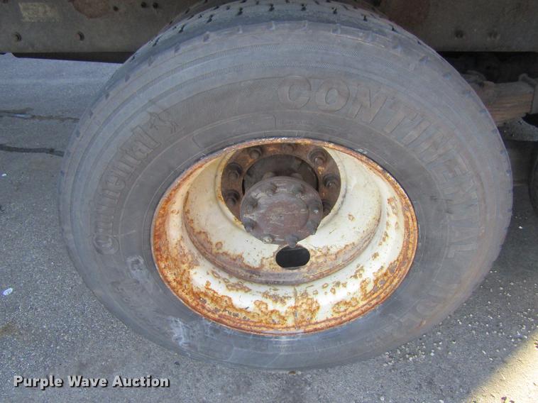 image for item EU9524 2006 International 7400 refuse truck