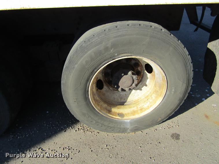 image for item EU9524 2006 International 7400 refuse truck