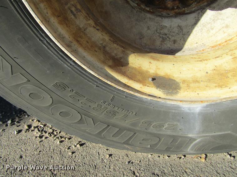 image for item EU9524 2006 International 7400 refuse truck