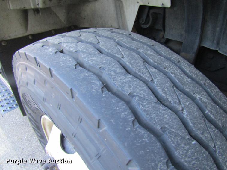 image for item EU9524 2006 International 7400 refuse truck