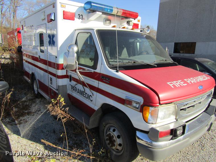 image for item EU9525 1997 Ford Econoline E350 ambulance