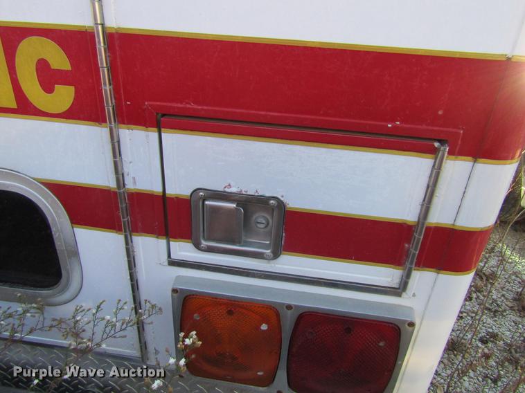 image for item EU9525 1997 Ford Econoline E350 ambulance