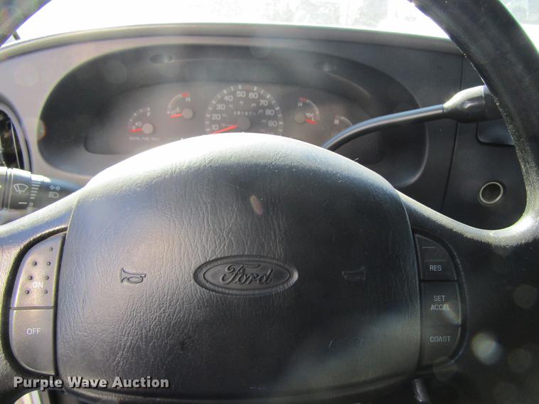 image for item EU9525 1997 Ford Econoline E350 ambulance