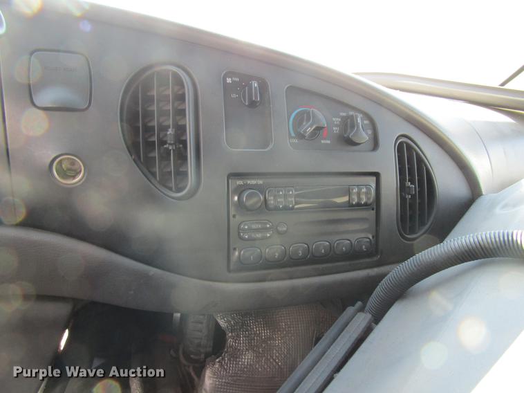 image for item EU9525 1997 Ford Econoline E350 ambulance