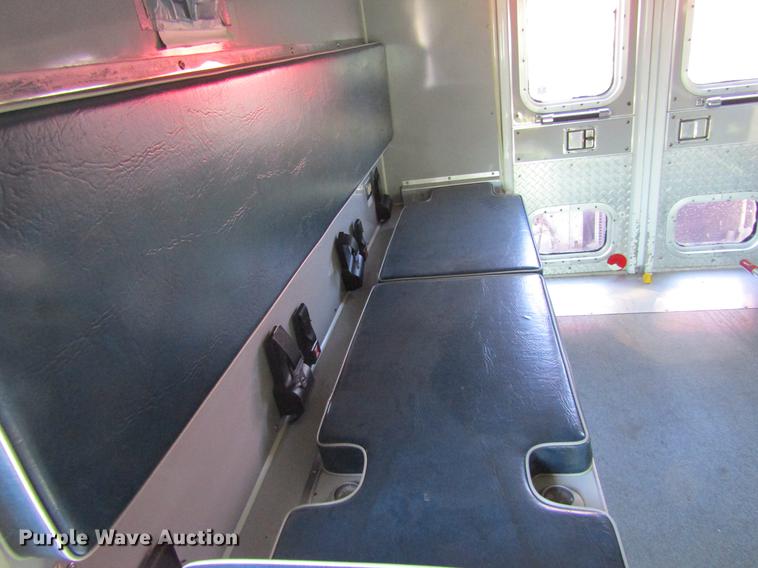 image for item EU9525 1997 Ford Econoline E350 ambulance