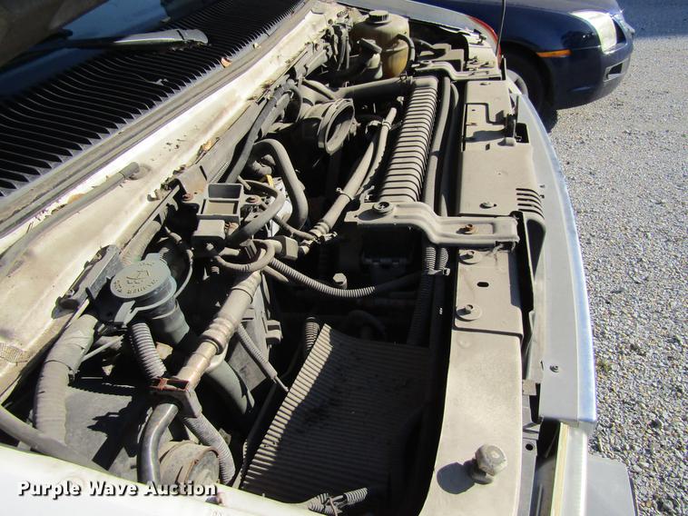 image for item EU9525 1997 Ford Econoline E350 ambulance