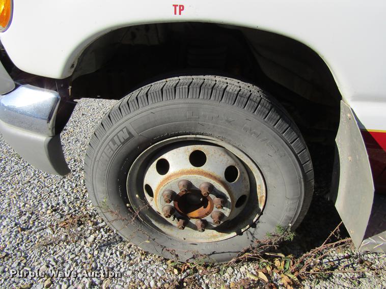 image for item EU9525 1997 Ford Econoline E350 ambulance