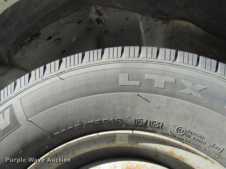 image for item EU9525 1997 Ford Econoline E350 ambulance