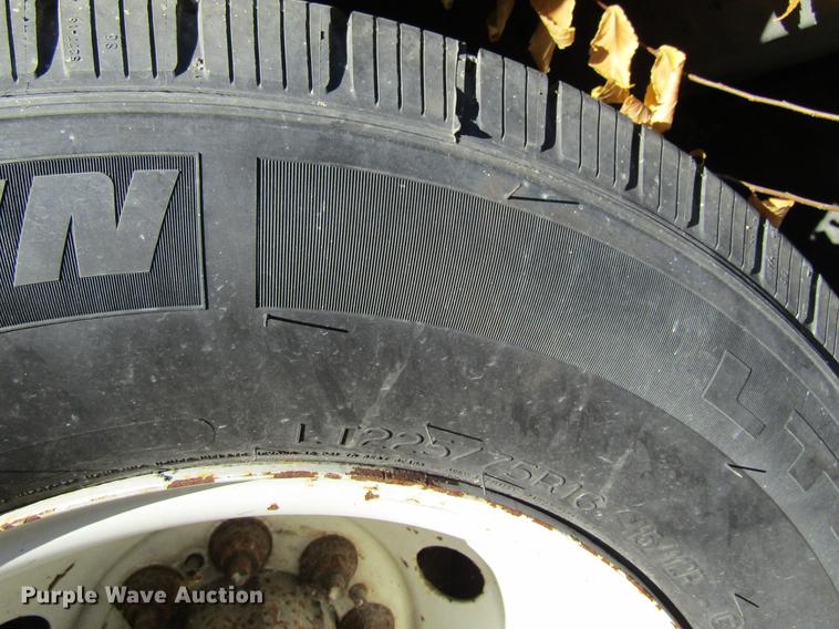 image for item EU9525 1997 Ford Econoline E350 ambulance