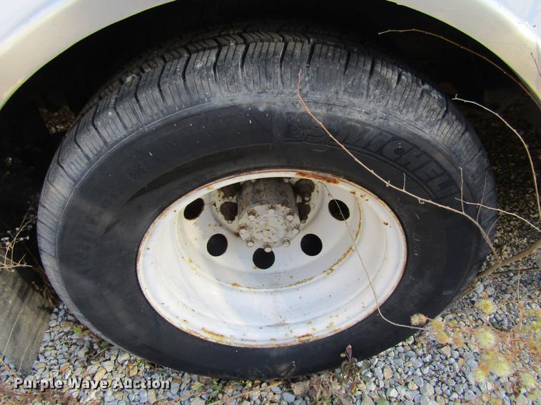 image for item EU9525 1997 Ford Econoline E350 ambulance