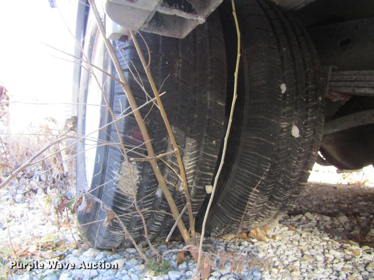 image for item EU9525 1997 Ford Econoline E350 ambulance