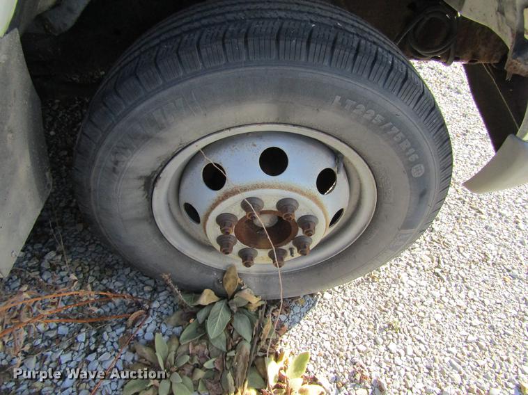 image for item EU9525 1997 Ford Econoline E350 ambulance