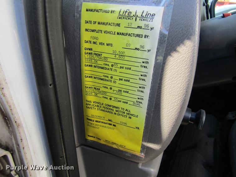 image for item EU9525 1997 Ford Econoline E350 ambulance