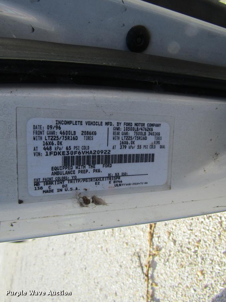 image for item EU9525 1997 Ford Econoline E350 ambulance