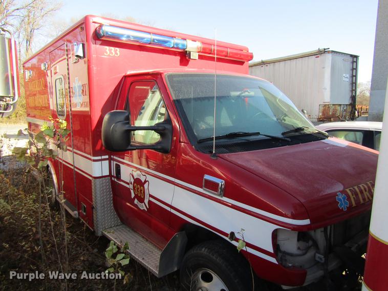 image for item EU9526 2005 Ford E350 Super Duty ambulance