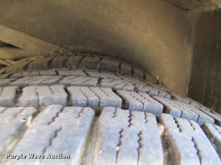 image for item EU9526 2005 Ford E350 Super Duty ambulance