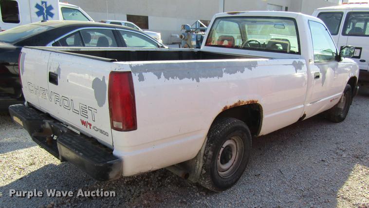 image for item EU9527 1993 Chevrolet 1500 pickup truck