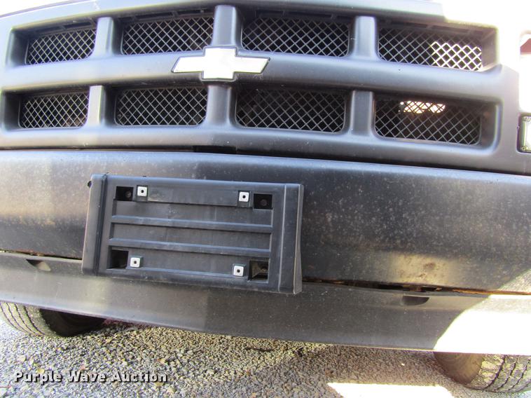 image for item EU9527 1993 Chevrolet 1500 pickup truck