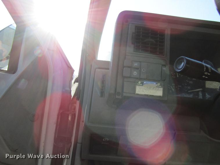 image for item EU9527 1993 Chevrolet 1500 pickup truck