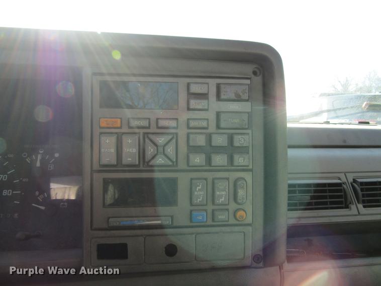 image for item EU9527 1993 Chevrolet 1500 pickup truck