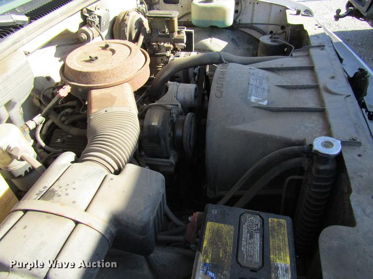 image for item EU9527 1993 Chevrolet 1500 pickup truck