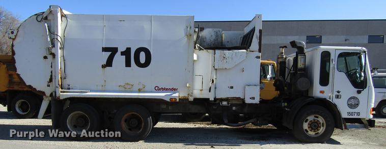 image for item EU9531 2008 American Lafrance Condor refuse truck