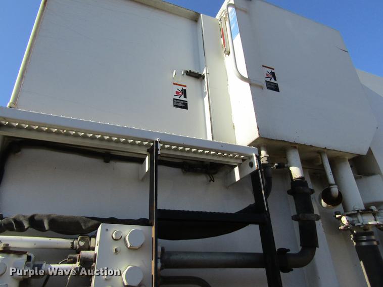 image for item EU9531 2008 American Lafrance Condor refuse truck