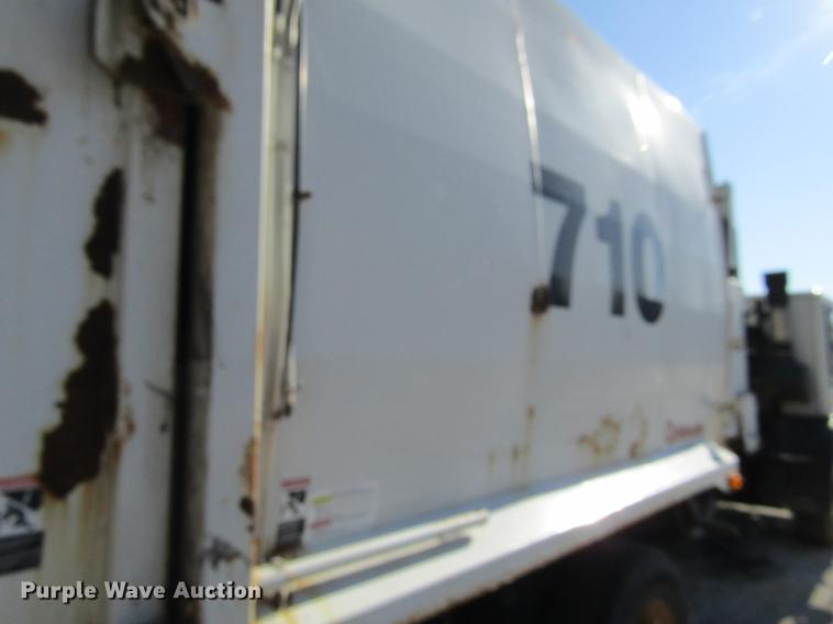 image for item EU9531 2008 American Lafrance Condor refuse truck