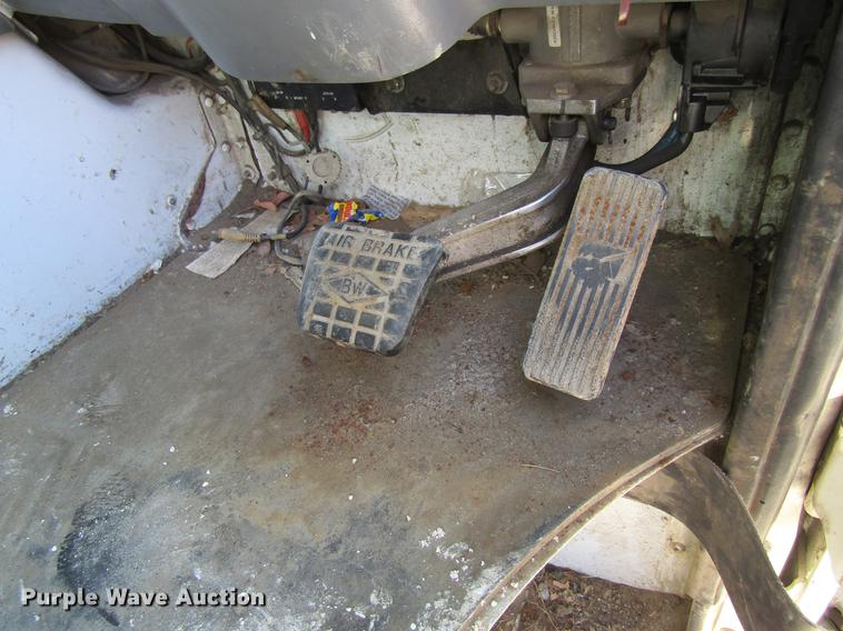 image for item EU9531 2008 American Lafrance Condor refuse truck