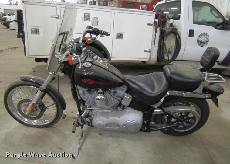 image for item EU9532 2001 Harley Davidson FXST motorcycle