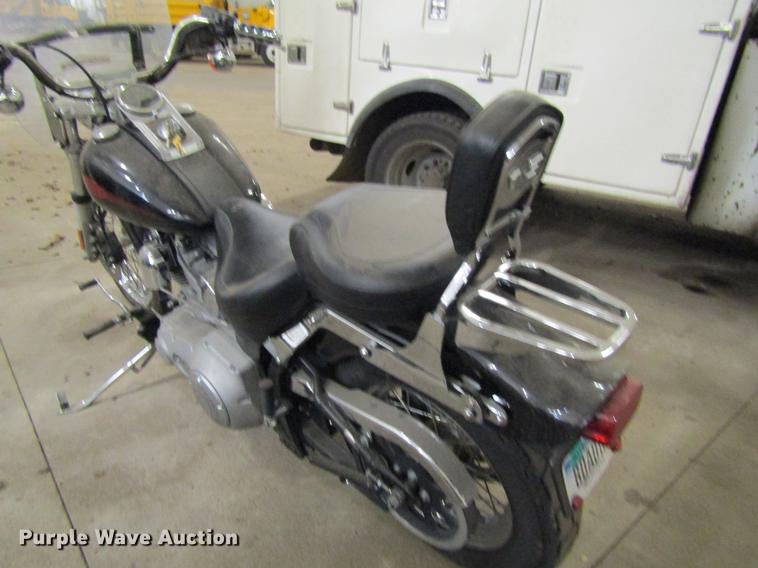 image for item EU9532 2001 Harley Davidson FXST motorcycle