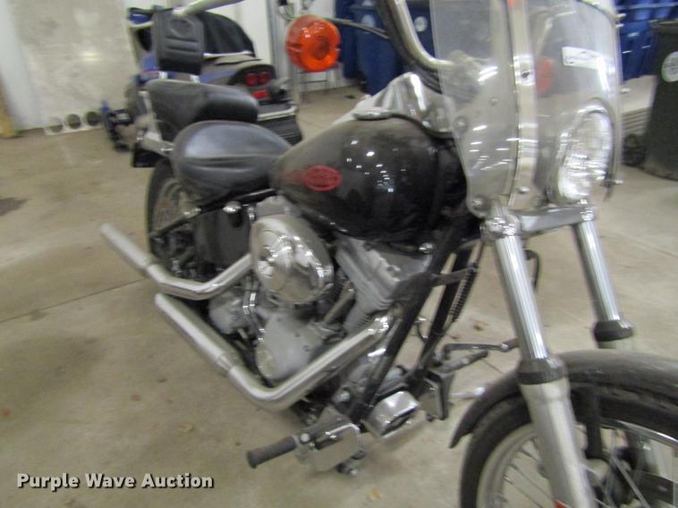 image for item EU9532 2001 Harley Davidson FXST motorcycle