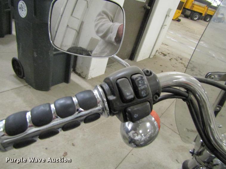 image for item EU9532 2001 Harley Davidson FXST motorcycle