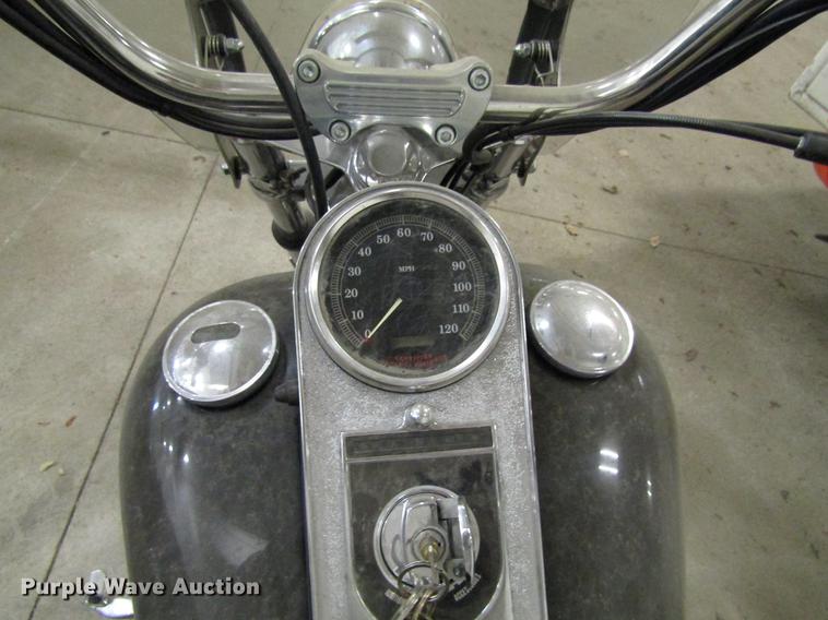 image for item EU9532 2001 Harley Davidson FXST motorcycle