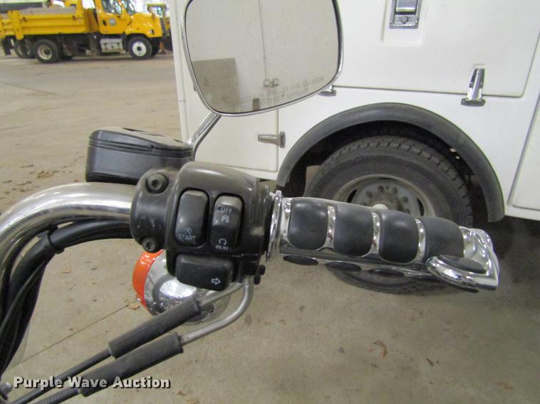 image for item EU9532 2001 Harley Davidson FXST motorcycle