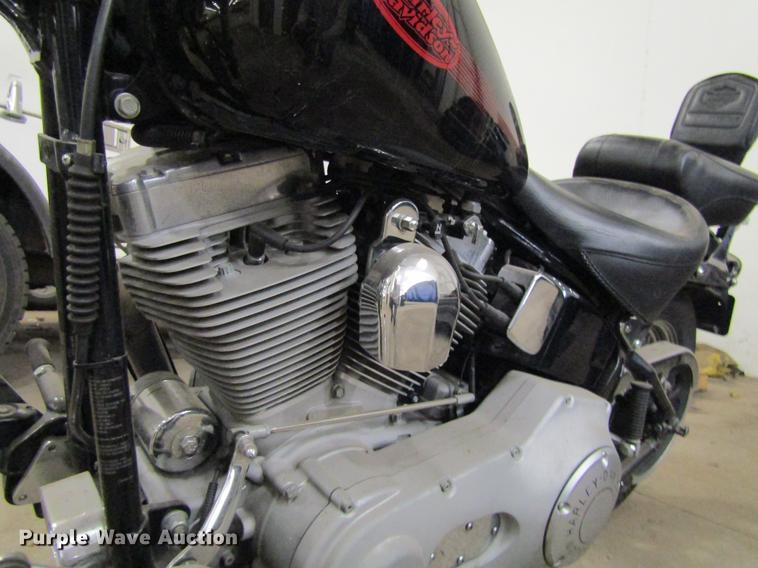 image for item EU9532 2001 Harley Davidson FXST motorcycle