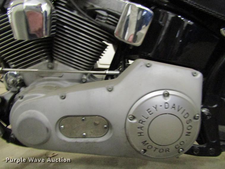 image for item EU9532 2001 Harley Davidson FXST motorcycle