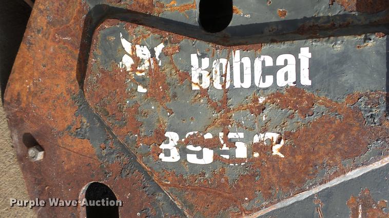 image for item EV9527 Bobcat B950 breaker