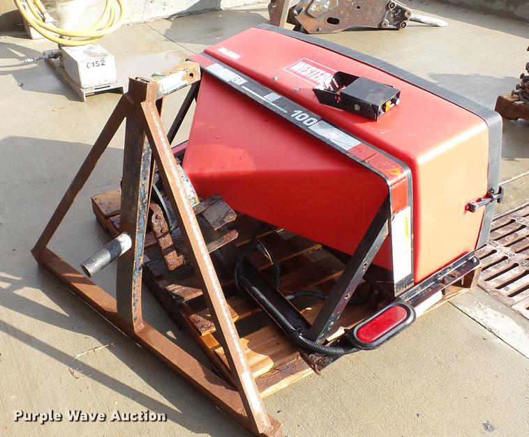 image for item EV9529 Western 1000 low profile spreader