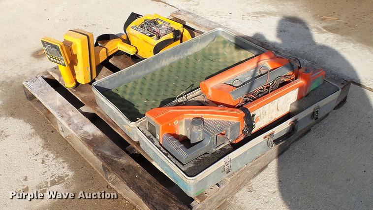 image for item EV9532 (2) utility locators