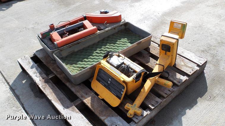 image for item EV9532 (2) utility locators