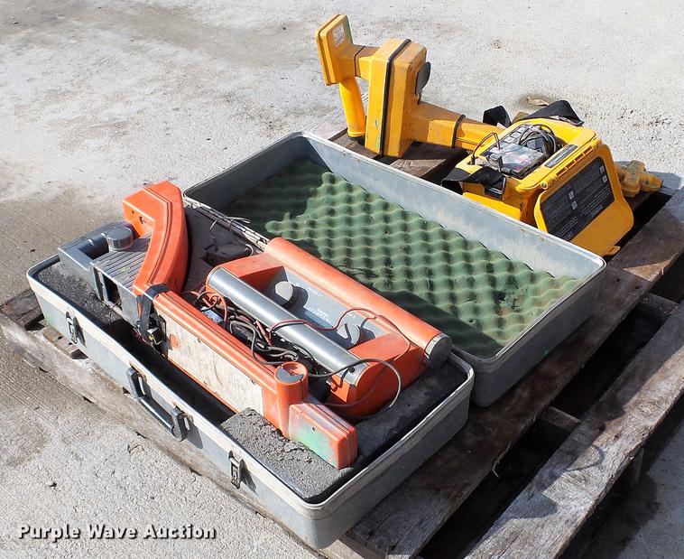 image for item EV9532 (2) utility locators