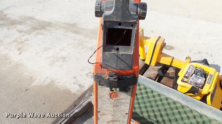 image for item EV9532 (2) utility locators