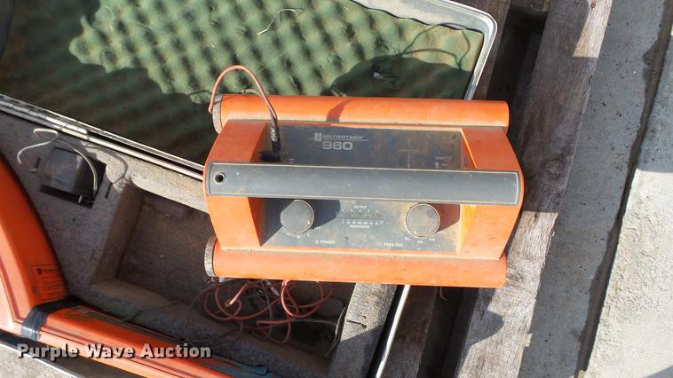 image for item EV9532 (2) utility locators