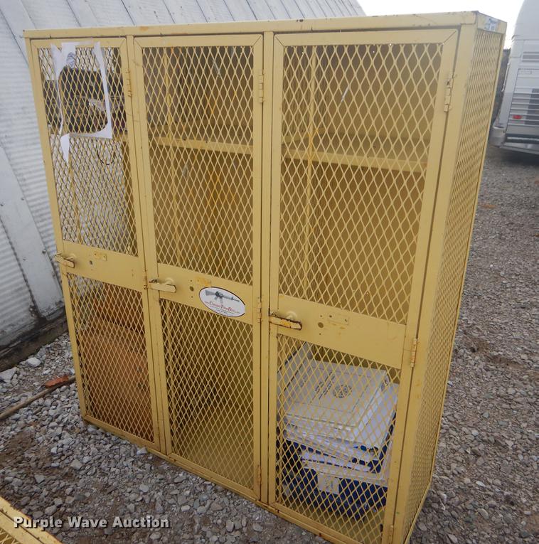 image for item EW9738 (4) steel lockers units